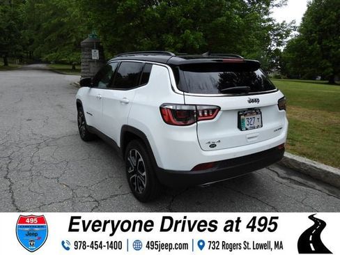 Used 2023 Jeep Compass Limited AWD/4WD image 3