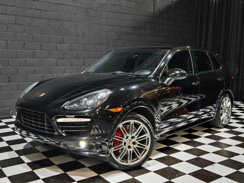 Used 2013 Porsche Cayenne GTS image 3