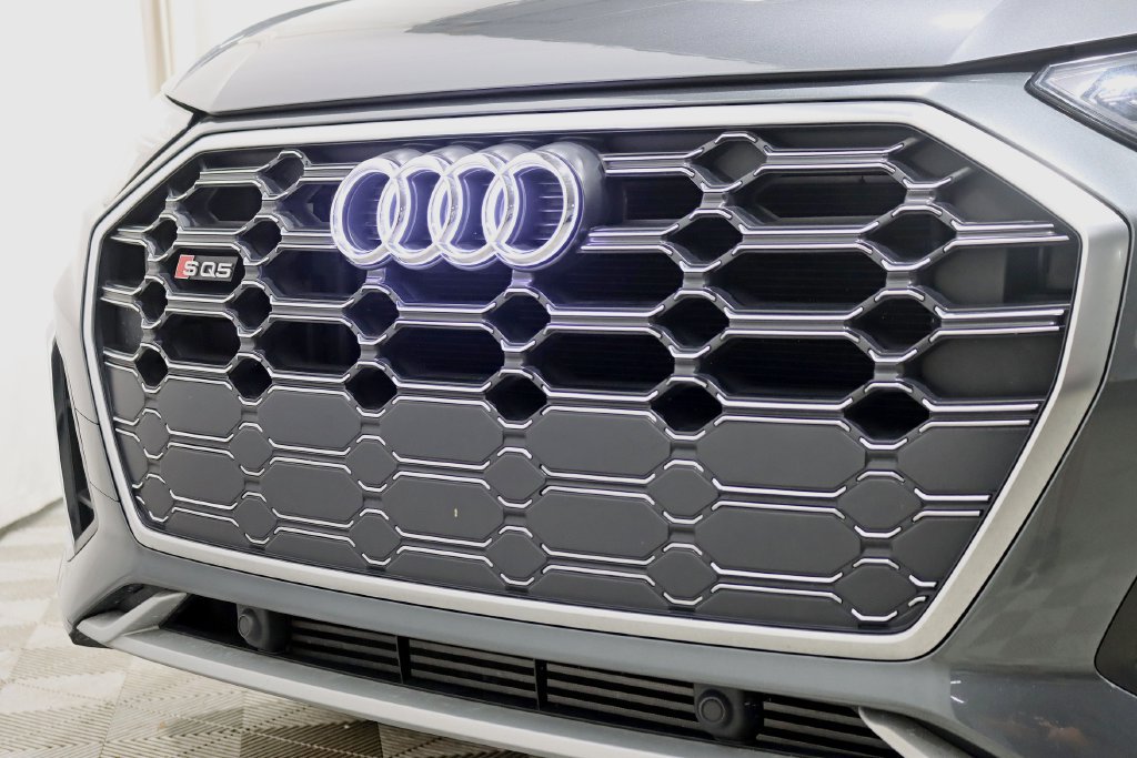 Used 2024 Audi SQ5 Premium w/ 21" Wheel Package AWD/4WD image 8