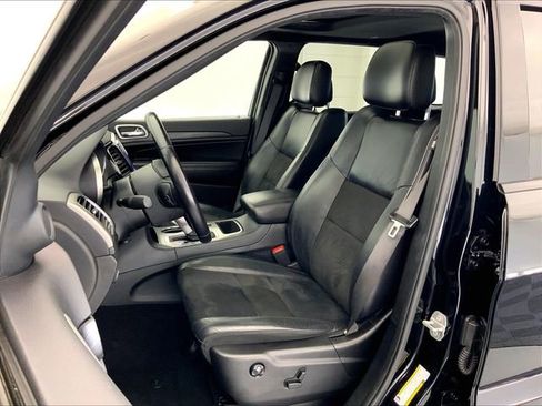 Used 2020 Jeep Grand Cherokee Altitude AWD/4WD image 5