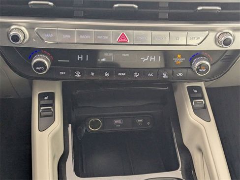 Used 2024 Kia Telluride S image 22