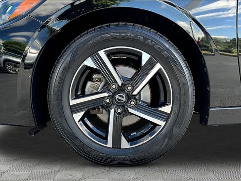Used 2024 Nissan Sentra SV FWD image 34