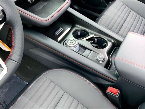 Used 2025 Ford Explorer ST-Line image 16