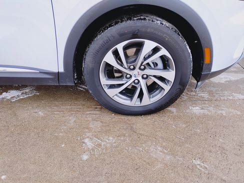 Used 2023 Buick Envision Essence image 24