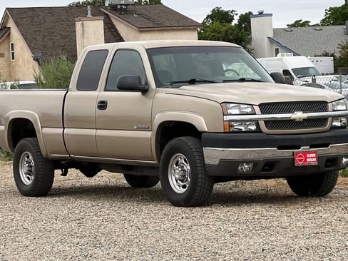 Used 2004 Chevrolet Silverado 2500 LS RWD image 10