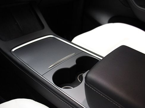 Used 2022 Tesla Model Y Performance image 50