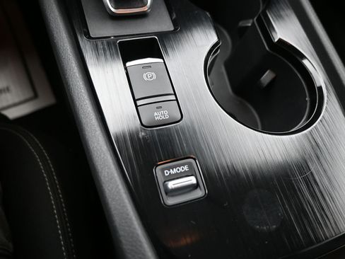 Used 2025 Nissan Rogue SV FWD image 27