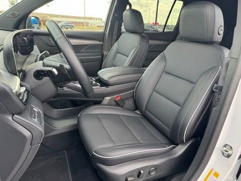 Used 2025 Buick Enclave Preferred image 21