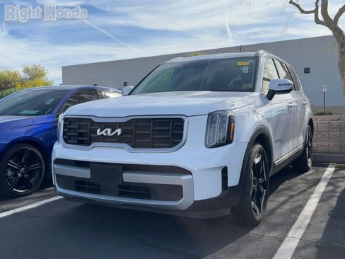 Used 2025 Kia Telluride S image 2