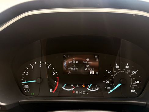 Used 2022 Ford Escape SE w/ Cold Weather Package image 27