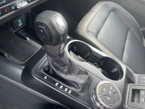 New 2025 Ford Bronco Outer Banks w/ Black Appearance Package image 23