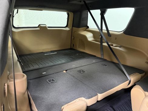 Used 2019 Cadillac Escalade ESV Platinum image 85