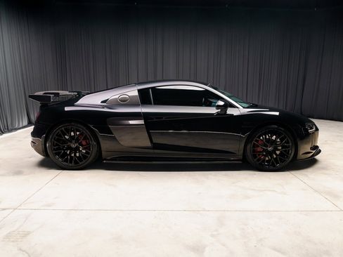 Used 2017 Audi R8 V10 w/ 20" Wheel Package image 16