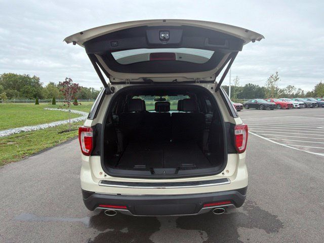 Used 2018 Ford Explorer XLT w/ Equipment Group 202A FWD image 10