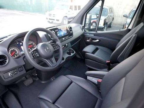 Used 2019 Mercedes-Benz Sprinter 170 image 6