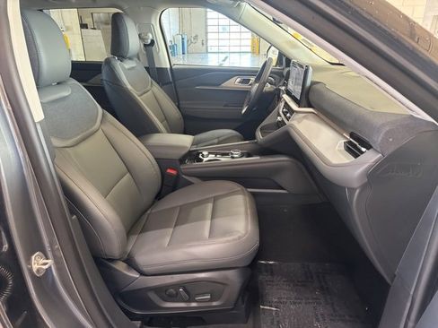 New 2026 Ford Explorer Active image 18