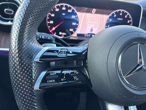 Used 2025 Mercedes-Benz GLC 300 4MATIC image 20