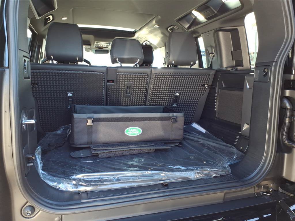 New 2026 Land Rover Defender 110 X-Dynamic SE AWD/4WD image 11