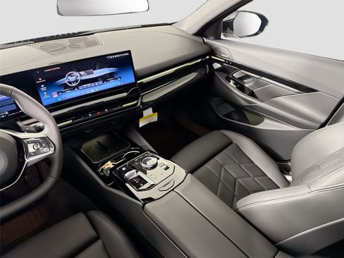 New 2026 BMW 530i xDrive w/ Premium Package AWD/4WD image 23