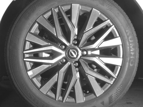 Used 2025 Nissan Altima 2.5 SV FWD image 12