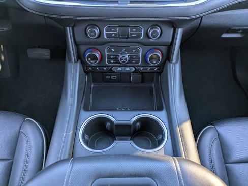 Used 2023 Chevrolet Suburban Premier image 21