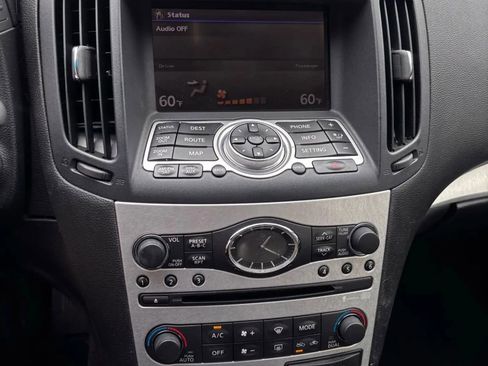 Used 2009 INFINITI G37 Journey w/ Premium Pkg image 14
