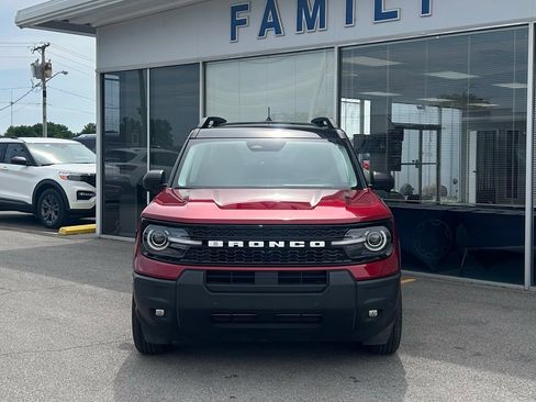 Used 2025 Ford Bronco Sport Outer Banks w/ Outer Banks Tech Package+ AWD/4WD image 2