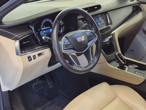 Used 2018 Cadillac XT5 AWD image 10