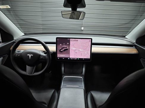 Used 2022 Tesla Model Y Long Range AWD/4WD image 11