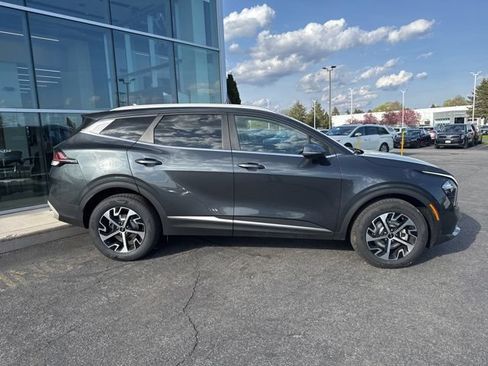 Certified 2023 Kia Sportage EX AWD/4WD image 3