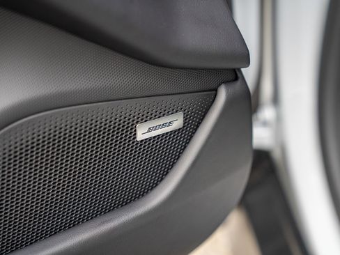 Used 2025 Porsche Taycan image 11