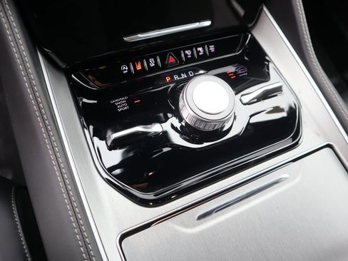 New 2026 Jeep Grand Wagoneer Limited AWD/4WD image 9