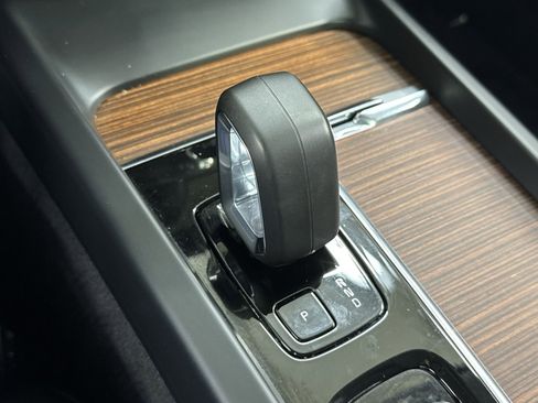 Used 2024 Volvo S60 B5 Plus image 26