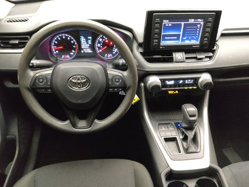 Used 2020 Toyota RAV4 LE FWD image 22