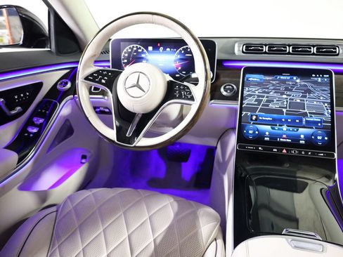 Used 2022 Mercedes-Benz S 580 4MATIC Sedan w/ Rear Seat Package image 38
