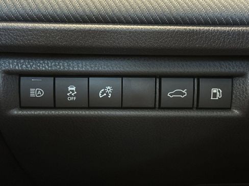 New 2026 Toyota Camry Hybrid FWD image 29