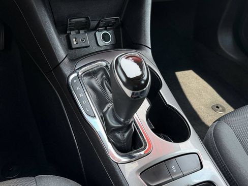 Used 2017 Chevrolet Cruze LT w/ Sun And Sound Package FWD image 24
