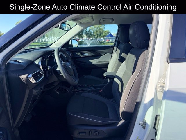Used 2022 Chevrolet TrailBlazer LT w/ Convenience Package FWD image 8