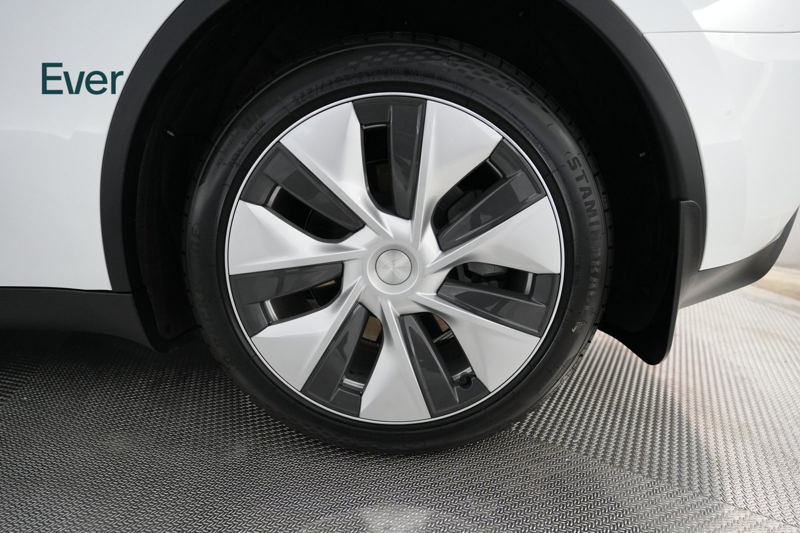 Used 2023 Tesla Model Y Long Range AWD/4WD image 9
