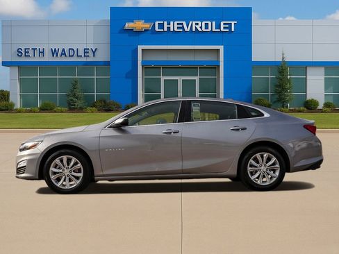 Used 2025 Chevrolet Malibu LT FWD image 4