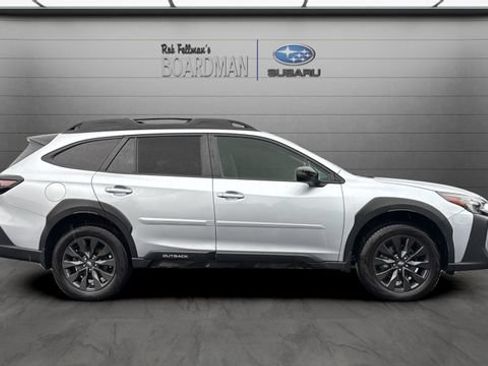 Used 2025 Subaru Outback Onyx Edition AWD/4WD image 3