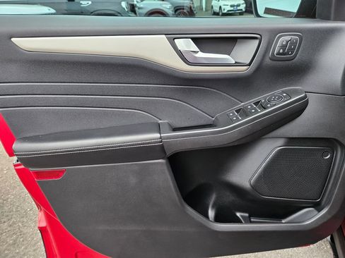 Used 2022 Ford Escape SEL w/ Technology Package FWD image 22