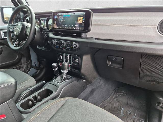 Used 2024 Jeep Wrangler Unlimited AWD/4WD image 21