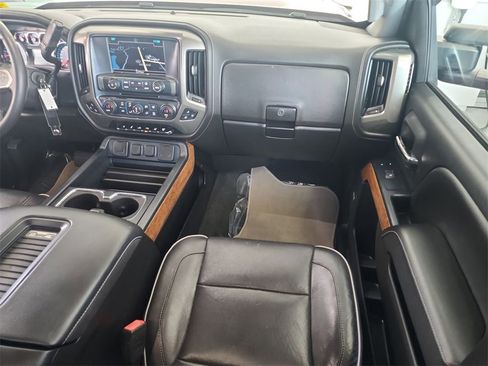 Used 2018 Chevrolet Silverado 2500 High Country w/ Duramax Plus Package image 28