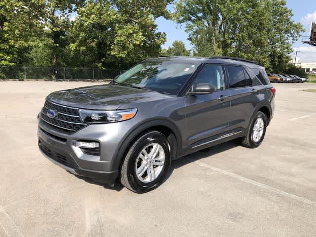Used 2024 Ford Explorer XLT w/ Equipment Group 202A AWD/4WD image 2