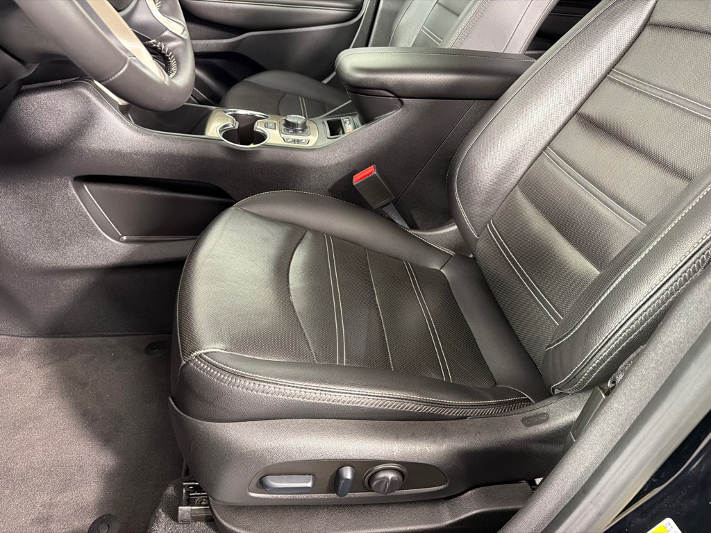 Used 2022 GMC Terrain Denali AWD/4WD image 12