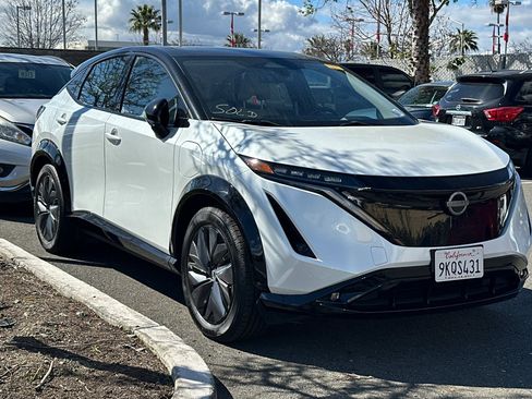 Certified 2023 Nissan Ariya AWD image 2