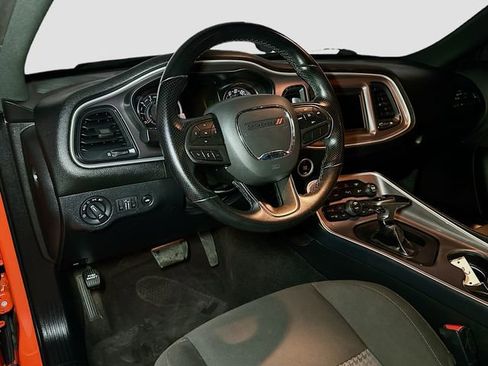 Certified 2022 Dodge Challenger R/T image 9