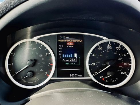 Used 2017 Nissan Sentra SV image 9