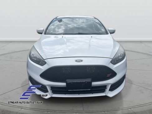 Used 2015 Ford Focus ST image 2